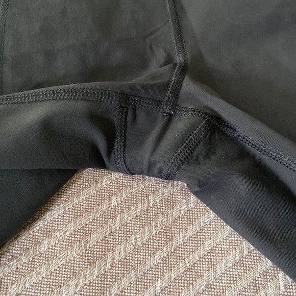 Lulu lemon cropped capris - Picture 3 of 6